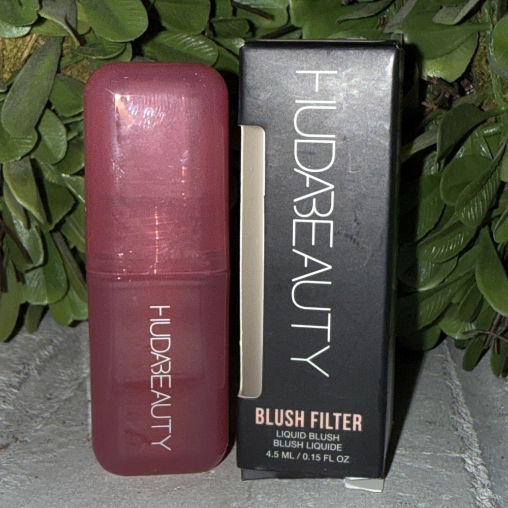 Huda Beauty Blush Filter Soft‎ Glow Liquid Blush Strawberry Cream NEW